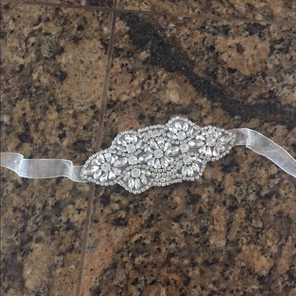 Stunning bridal wrist cuff and hair comb! - Picture 7 of 8